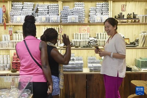 浙江義烏 持續擦亮“世界小商品之都”的金名片